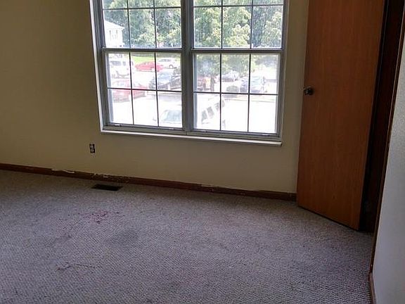 4th image of 612 E Campus Dr APT C5