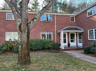 63 Linden St UNIT 9, Wellesley, MA 02482