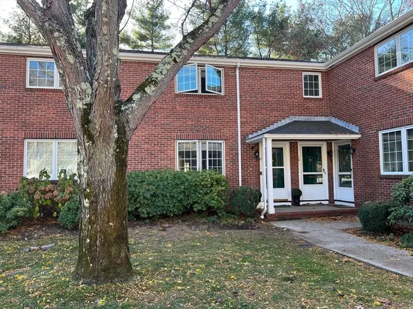 63 Linden St Unit 9, Wellesley, MA 02482