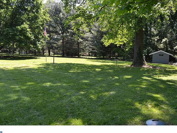 3rd image of 2350 Overlook Dr