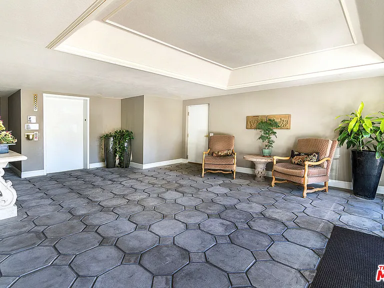 1650 Veteran Ave #306 — Photo 3