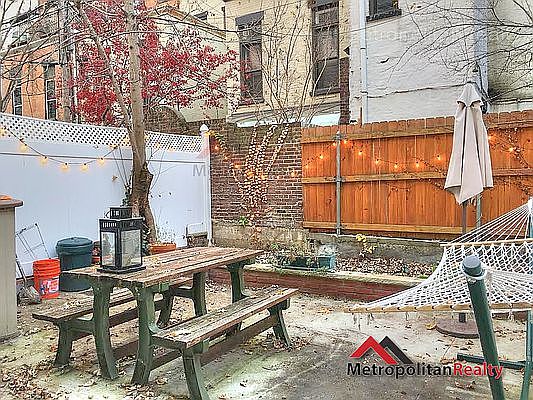 1st image of 924 President St APT 1R