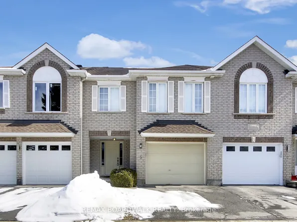 5 Maple Park Point, Ottawa, ON K1T 4A6