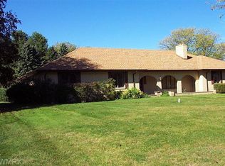 297 Club View Dr, Kalamazoo, MI 49009