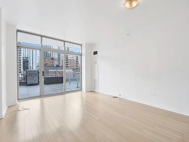600 N Dearborn St #603 — Photo 7