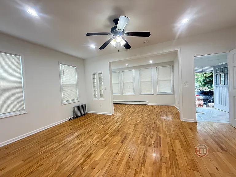1022 Logan Ave #1 — Photo 3