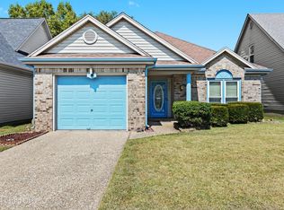 3322 Rainview Cir, Louisville, KY 40220