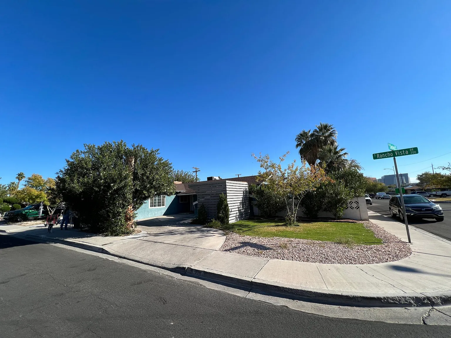 215 Rancho Vista Dr — Photo 1