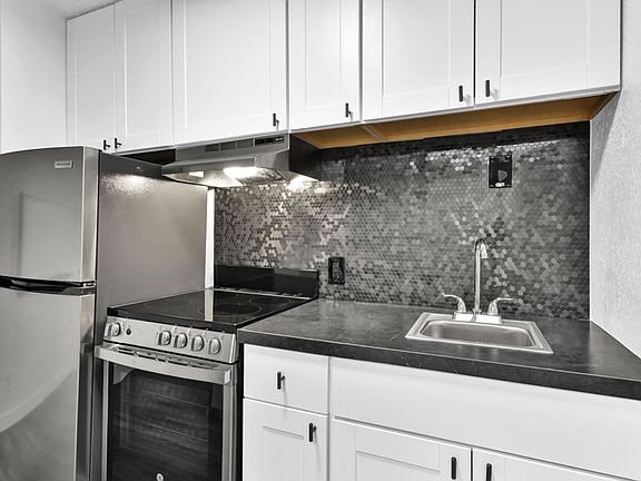 3rd image of 1309 1st St S #5