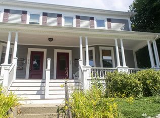 27 Topsfield Rd APT 2, Ipswich, MA 01938