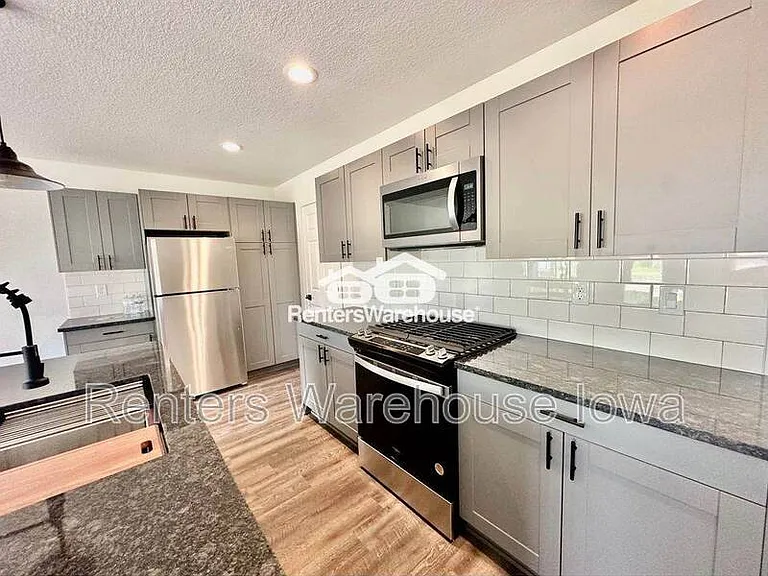 2103 Willis Ave — Photo 2