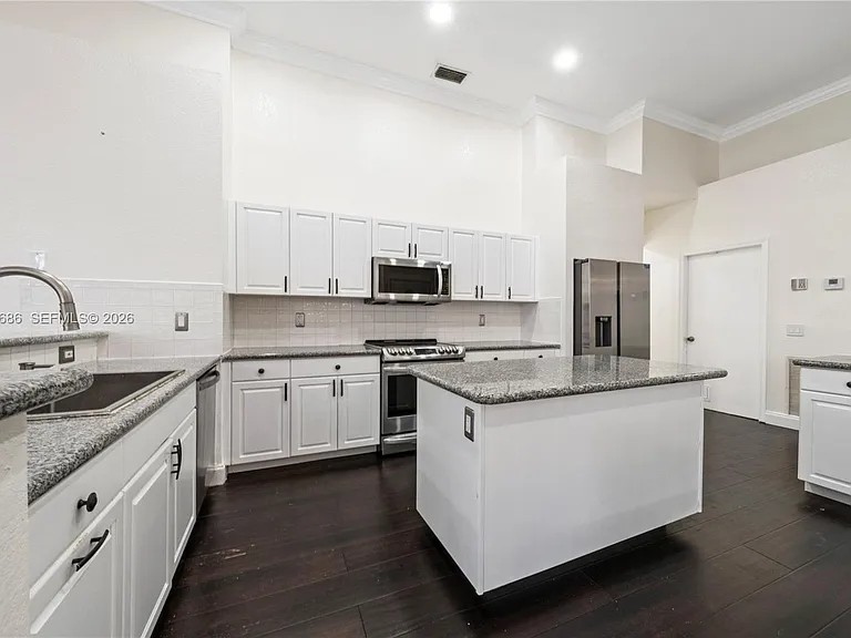 2893 Oakbrook Dr — Photo 3