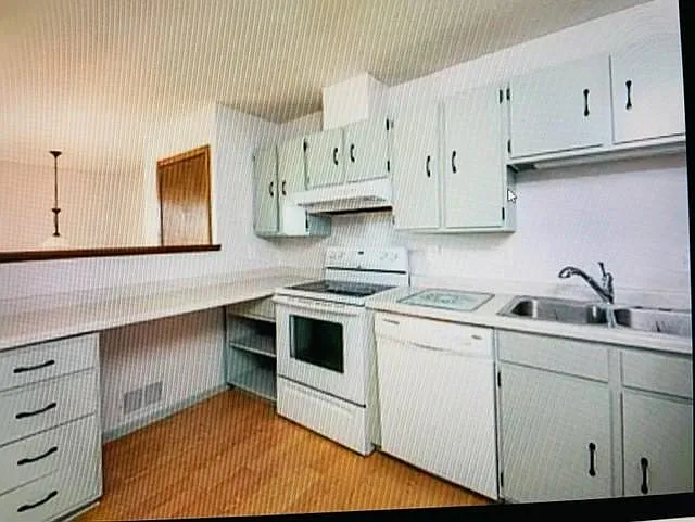 10450 Dupont Rd S — Photo 3