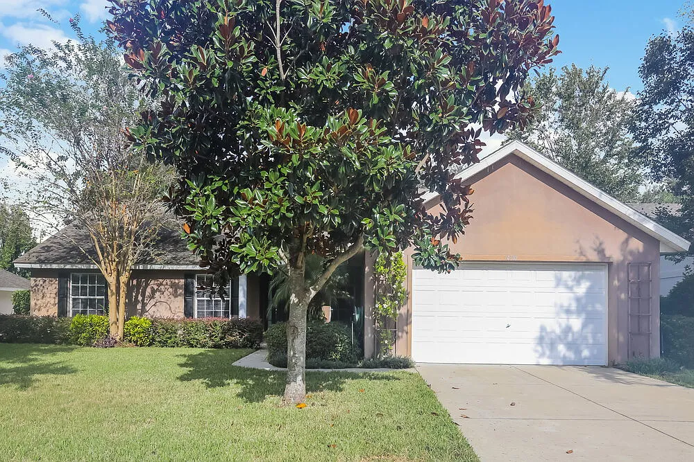 4 bed, 2.5 bath, 2285 sqft, $2,540 — Photo 1