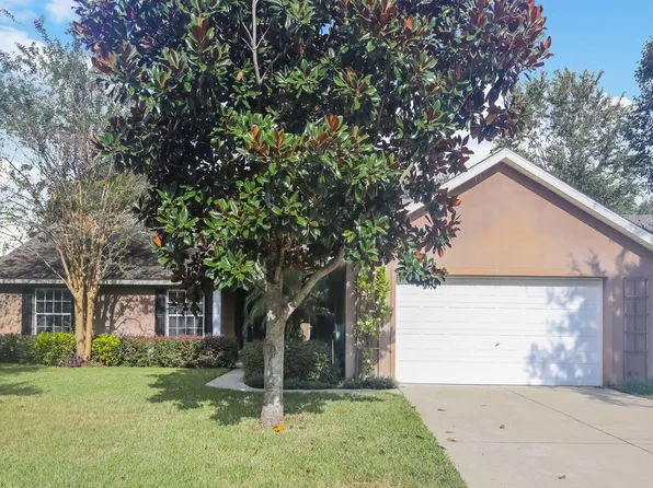 4710 Marsh Harbor Dr, Tavares, FL 32778