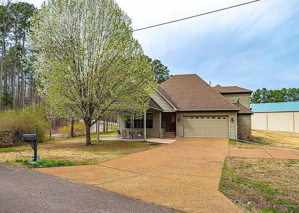 1st image of 15 Rivercreek Ln