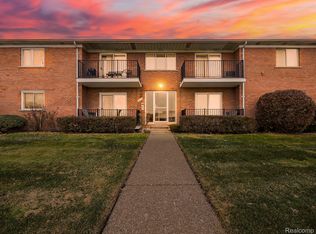 32125 Beaconsfield St APT 44, Roseville, MI 48066