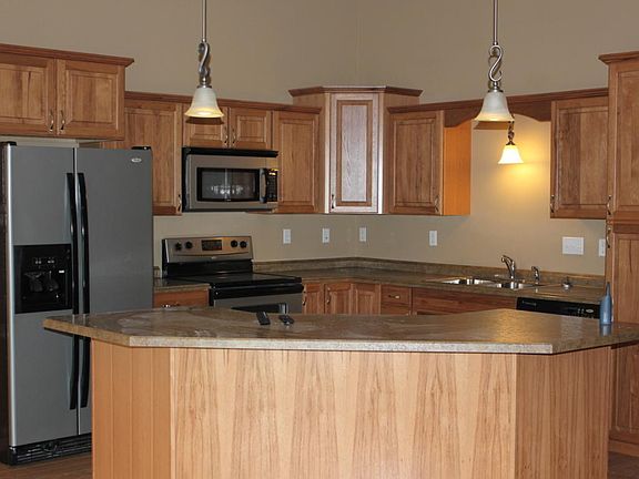 4th image of 2210 Pembrooke Dr