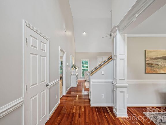 2nd image of 122 Ardmore Pl