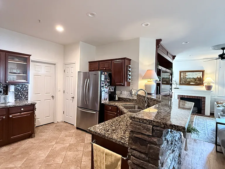 2914 E Dunbar Dr — Photo 13