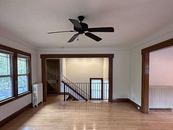 4th image of 4745 Harriet Ave