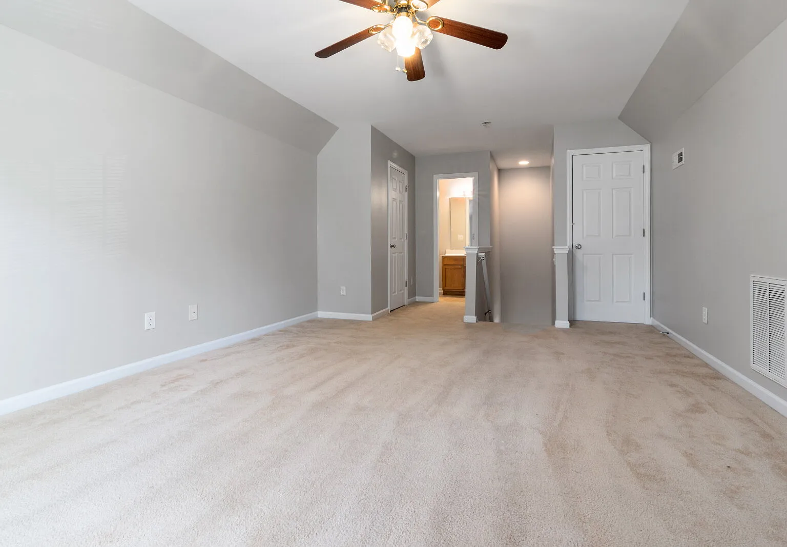 4 bed, 3.0 bath, 1891 sqft, $2,150 — Photo 3