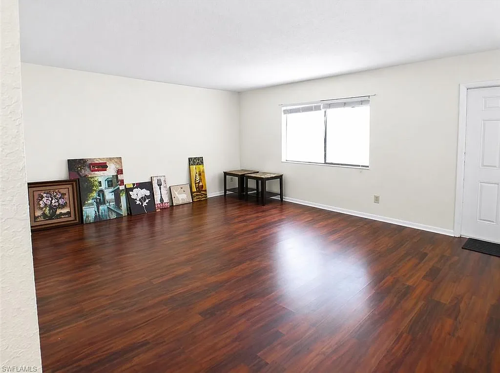 2 bed, 2.0 bath, 886 sqft, $1,600 — Photo 2