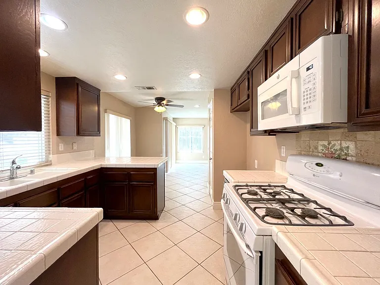 940 Birmingham Dr — Photo 17