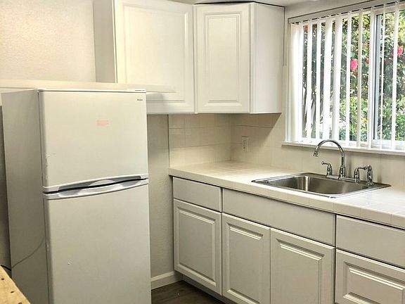 5th image of 3917 1/2 Haines St #3917