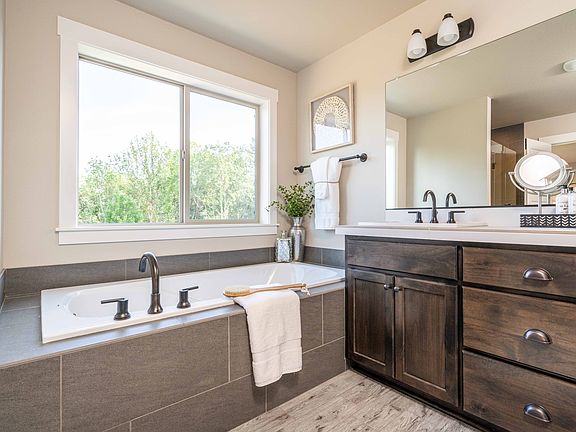 1754 NE 36th Ave 0040 May 30 2019