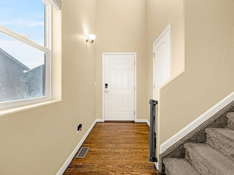 11670 Farnese Hts — Photo 32
