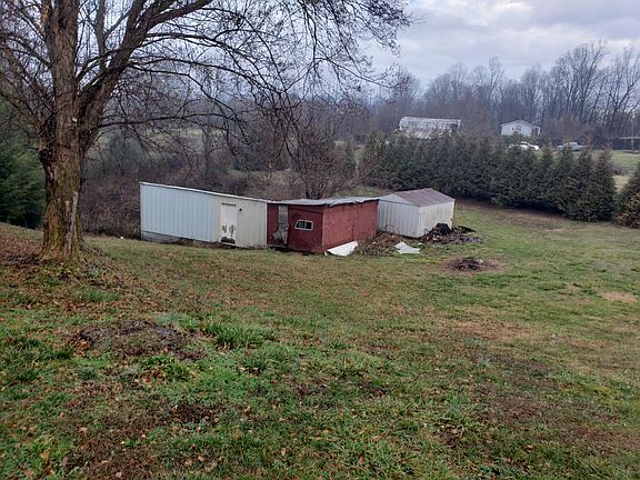 2nd image of 322 Sycamore Dr #0