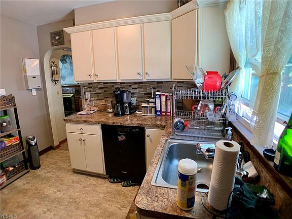 3rd image of 926 Myrtle Ave