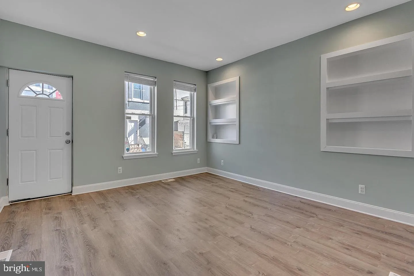 4 bed, 1.5 bath, 1192 sqft, $1,800 — Photo 3
