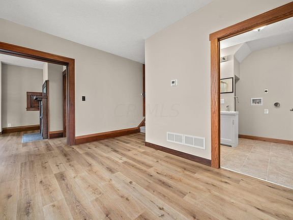 3rd image of 152 E Fair Ave