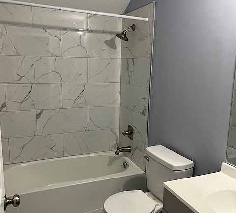 3rd image of 3422 Delaware Ave