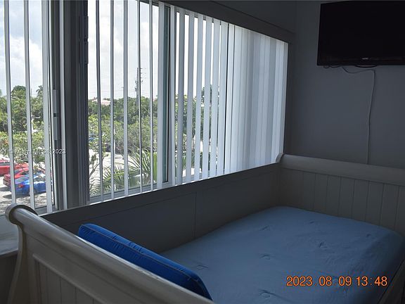 5th image of 100 Lakeview Dr APT 306