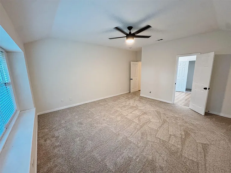 7504 Shasta Dr — Photo 14