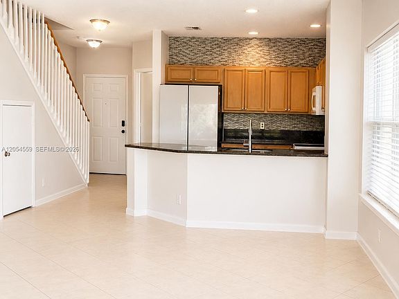 4th image of 7337 Smithbrooke Dr