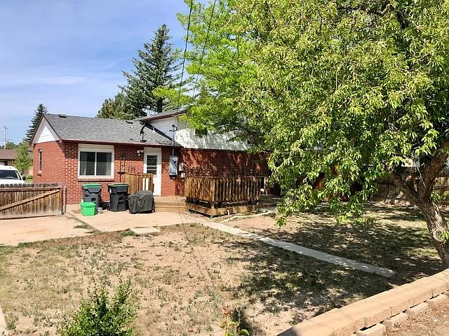 3 bed, 2.5 bath, 1625 sqft, $2,100 — Photo 3