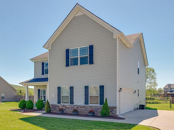 2nd image of 1119 Starhurst Dr
