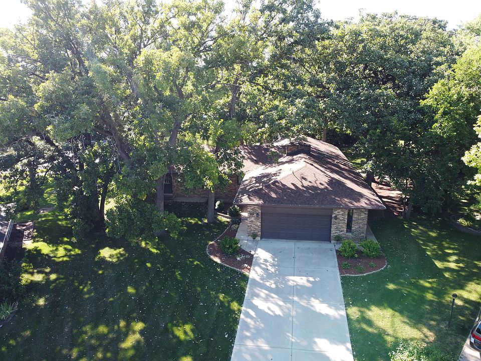 1st image of 211 Crabapple Ct