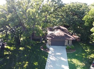 211 Crabapple Ct, Joliet, IL 60435
