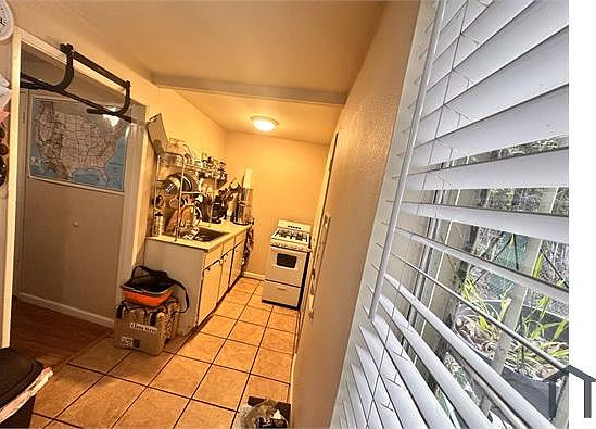 2nd image of 2696 Fair Oaks Ave #A