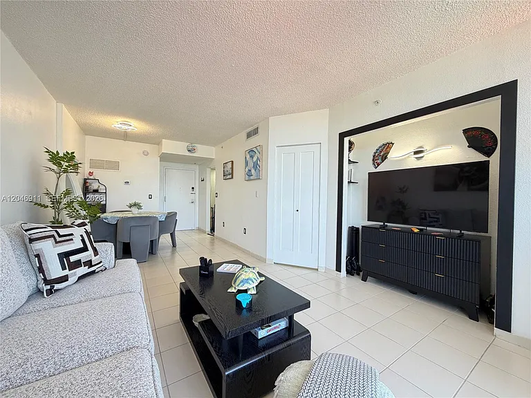 2829 Indian Creek Dr #605 — Photo 8