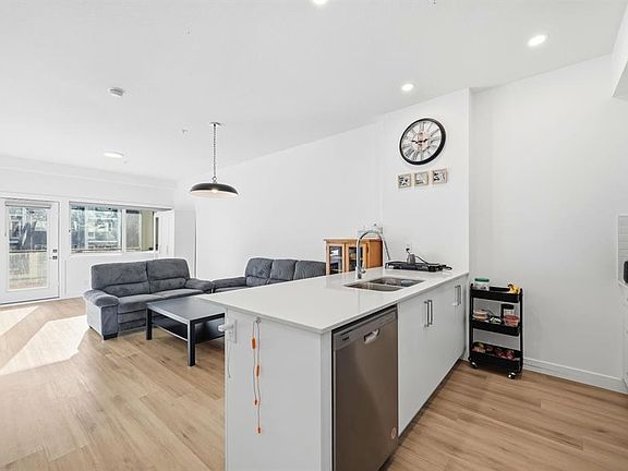 5th image of 151 N Skyview Bay NE #2216