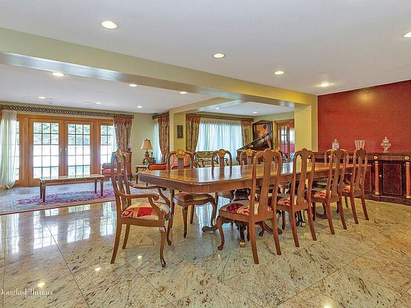 2nd image of 7 Shelter Ln