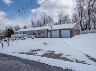 201 Canterbury Ln, North Versailles, PA