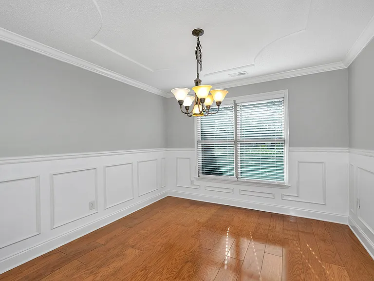 105 Wandering Ln — Photo 3