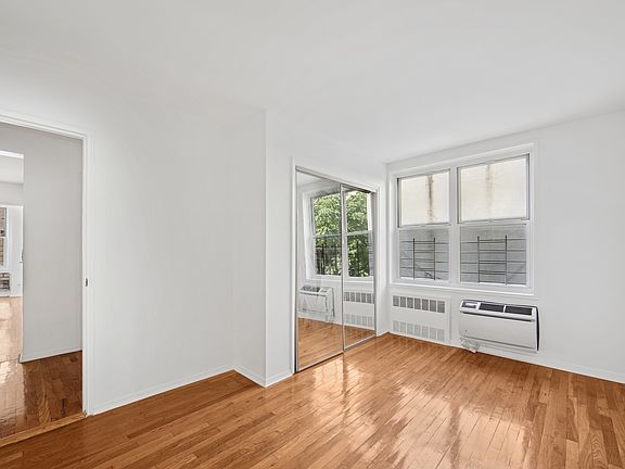 3rd image of 401 W 56th St APT 2L